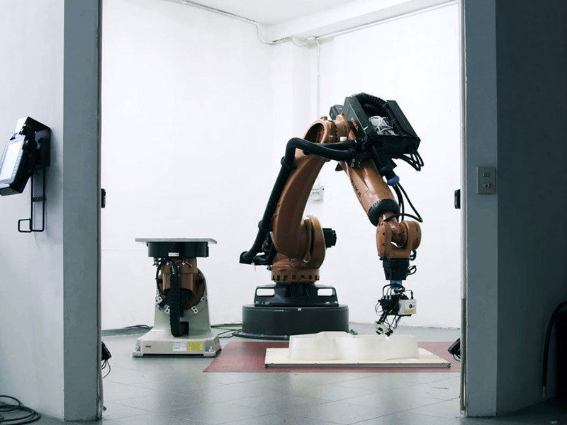 ابتكار أول قارب 3D  في العالم من الألياف الزجاجية